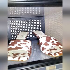 Cow print kitten mule